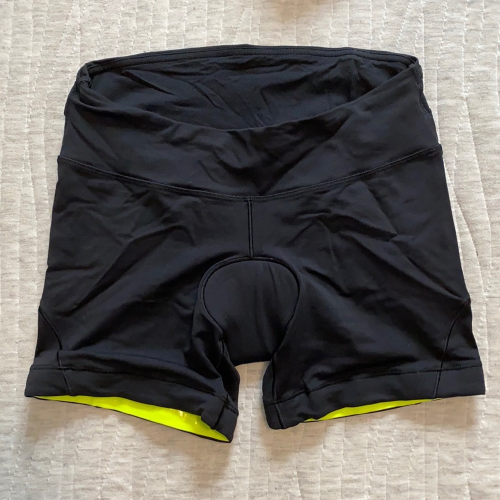 Lululemon women’s padded bike shorts